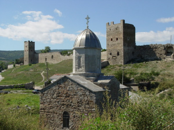 Image - Teodosiia: Church of Saint John the Baptist and the Genoese fortress.